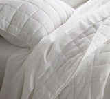 White - 3-Piece Quilt Bedding with Pillowcases | Lightweight Blanket |